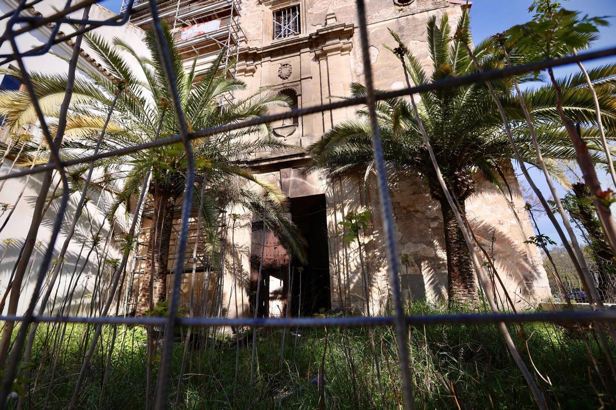 Entrada a la iglesia Campo Madre de Dios.