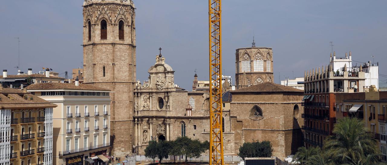 La plaza de la Reina, en cuya zona norte, frente a la catedral aparecieron los restos de época tardoantigua