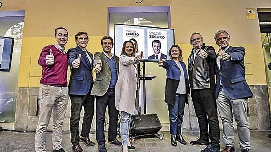 PP: Imágenes de Casado y Prohens con el lema &#039;Valor Seguro&#039;