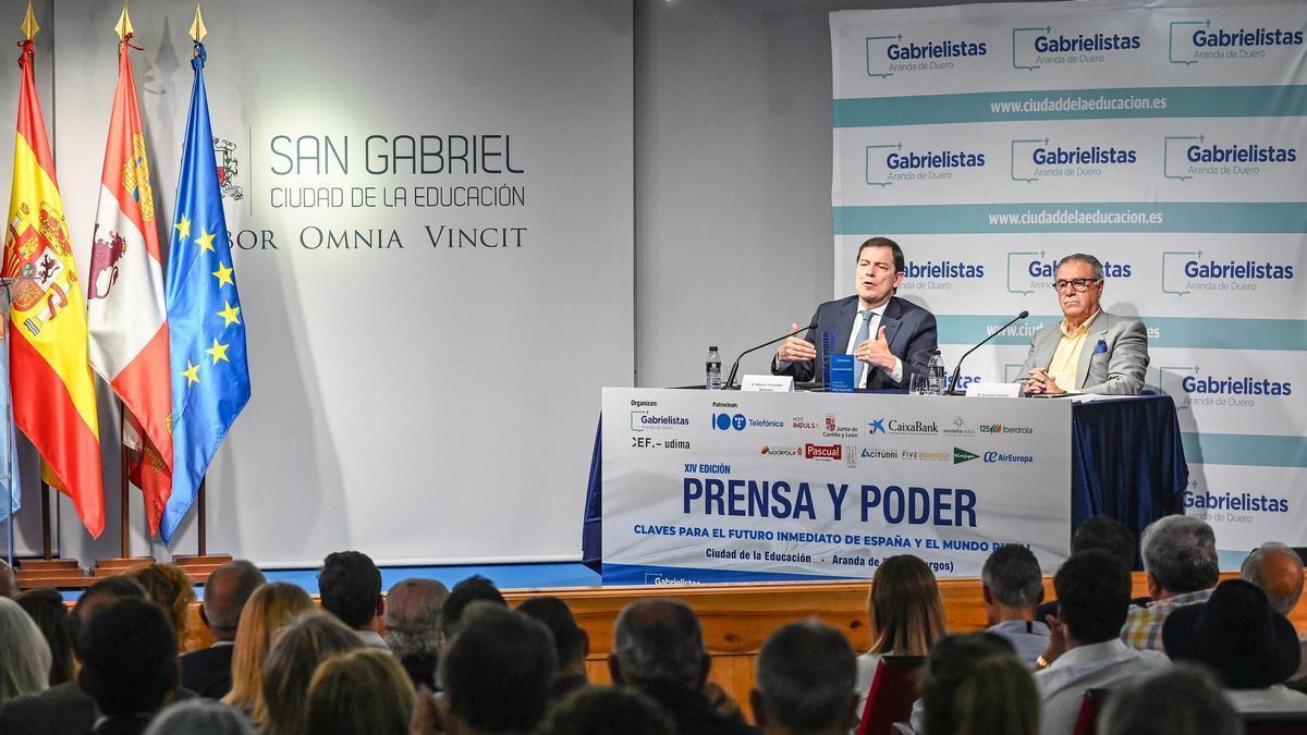 El presidente de la Junta de Castilla y León, Alfonso Fernández Mañueco, participa en la clausura de la XIV edición del curso de verano "Prensa y Poder"'