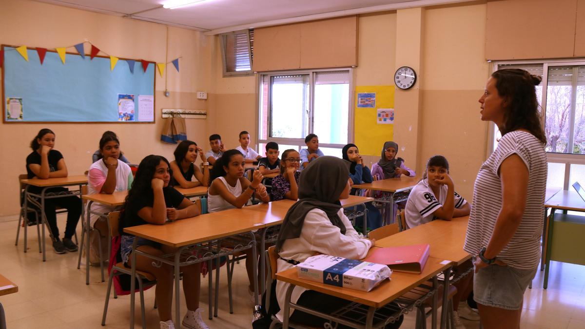 Alumnes de l&#039;Institut Escola Mediterrani de Tarragona el primer dia del curs 2022-2023