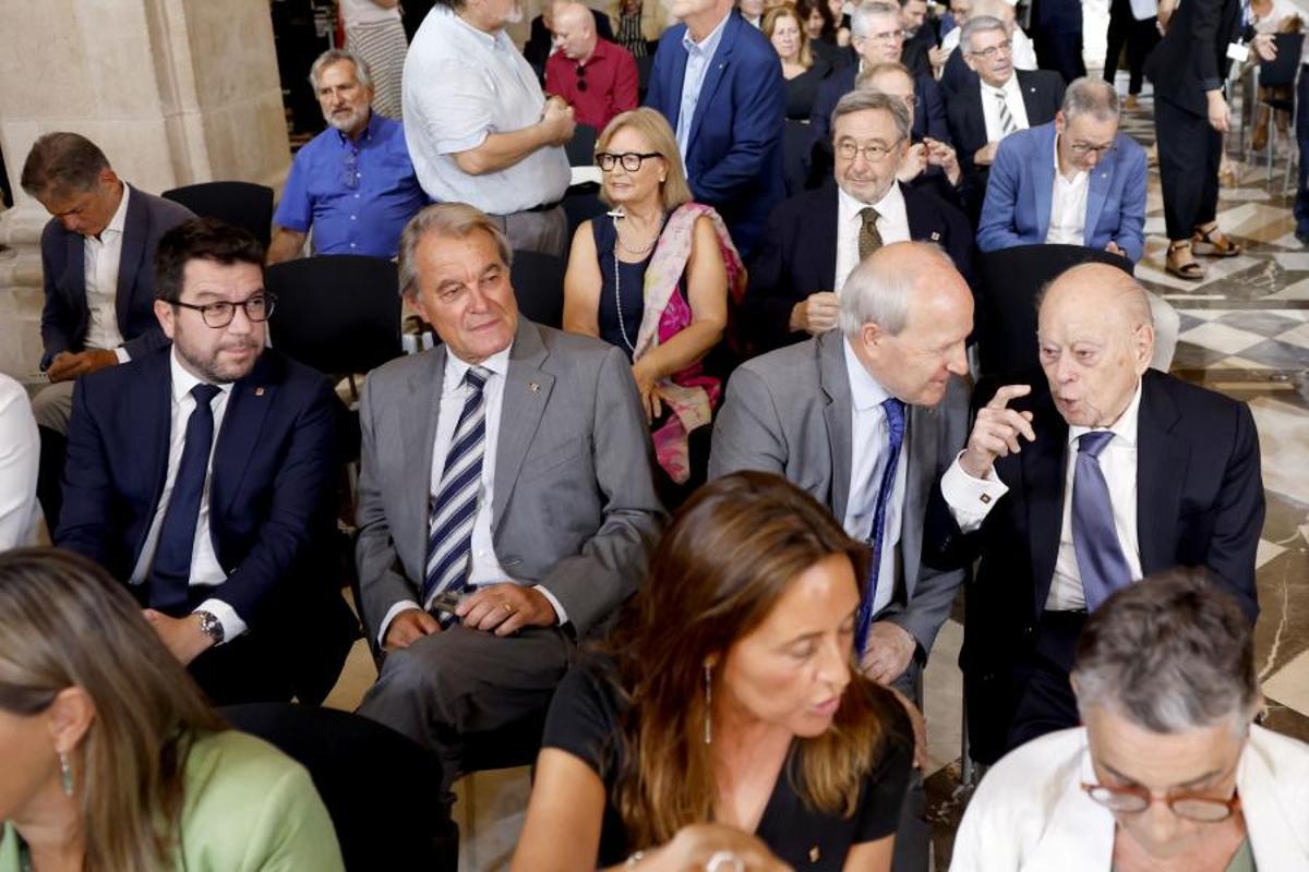 Pere Aragonès, Artur Mas, José Montilla y Jordi Pujol en el primer acto institucional del Año Tarradellas.