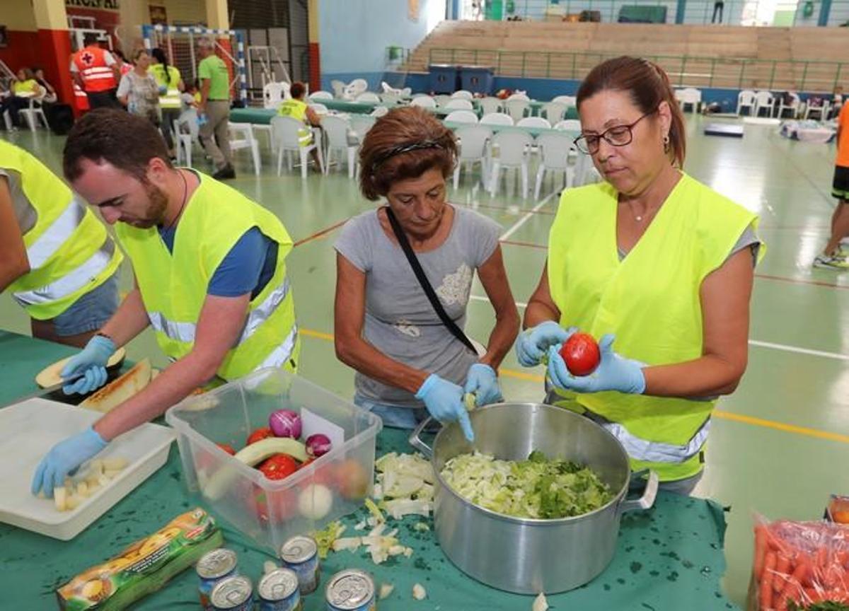 Desalojados del municipio de Agaete del incendio ...