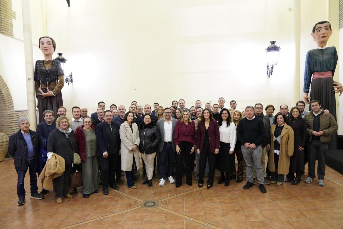 Marta Barrachina, junto a alcaldes y alcaldesas.