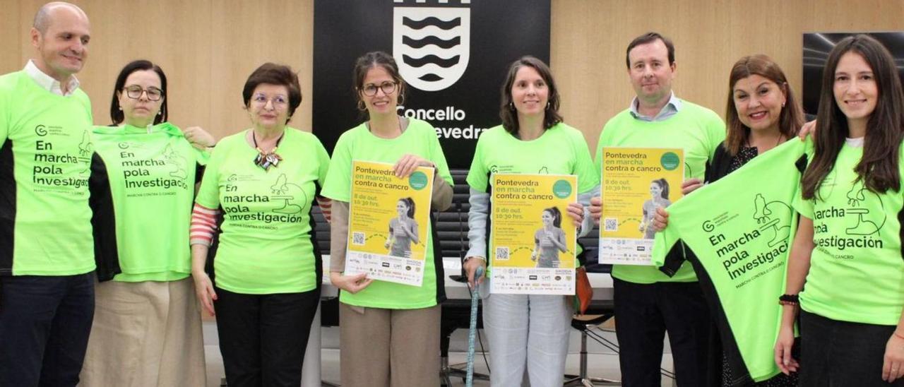 Participantes en la presentación de la marcha contra el cáncer.