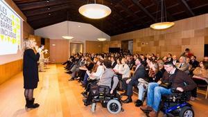 Una de les trobades a l’Espai d’Inclusió 20+20+20 de les Corts.