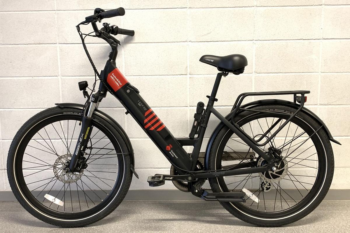 Rubí posa a disposició de la plantilla municipal bicis i patinets per promoure una mobilitat sostenible Rubí posa a disposició de la plantilla municipal bicis i patinets per promoure una mobilitat sostenible