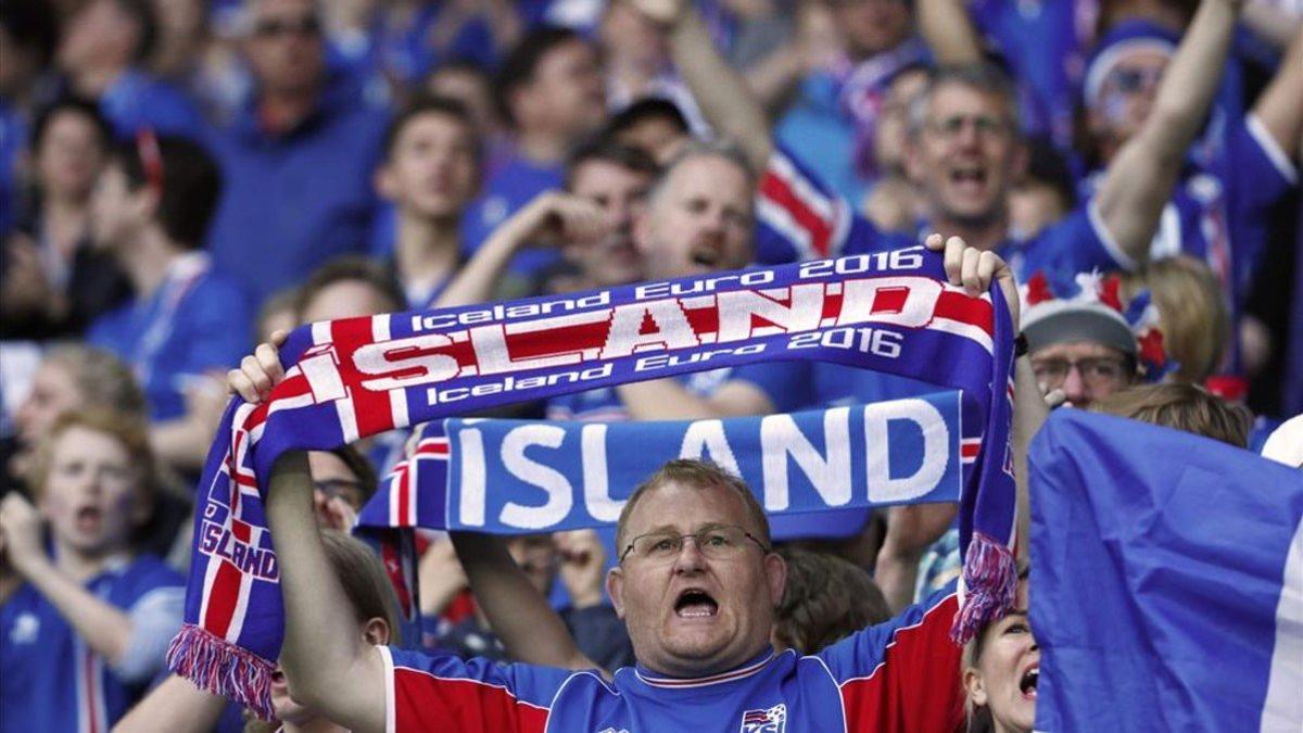 Aficionados de Islandia durante la Eurocopa de Francia