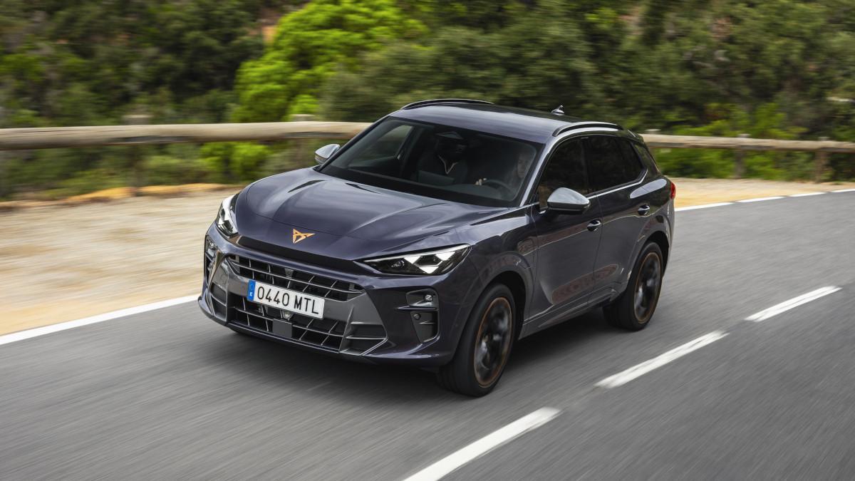 Cupra estrena las versiones Beyond en Formentor, León y Terramar