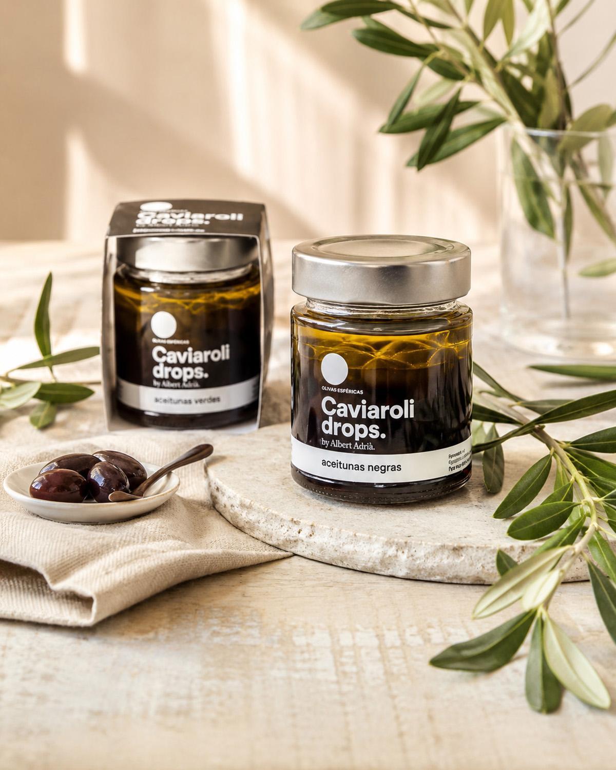 Caviaroli Drops by Albert Adrià convierte la aceituna en una esfera líquida de alta gastronomía, pensada para aportar sabor, textura y creatividad al aperitivo.