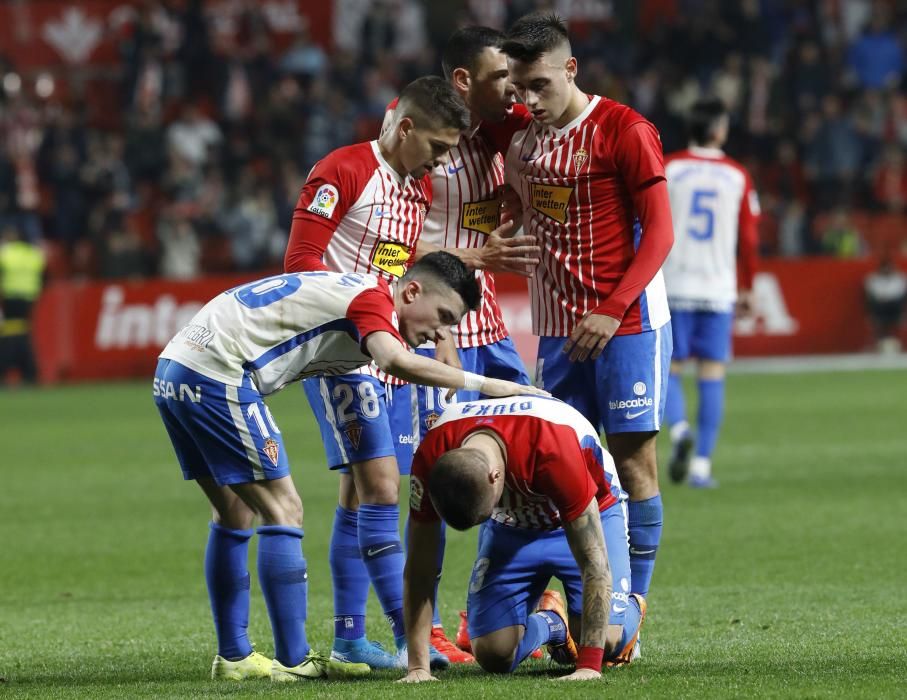 El partido entre el Sporting y la Ponferradina, en imágenes