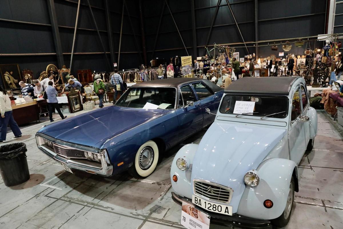 Coches clásicos en la cita de coleccionismo celebrada hace unos años
