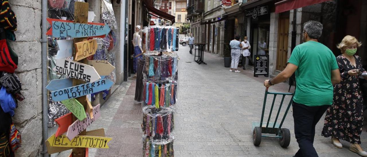 &quot;Llanes sigue siendo un destino seguro&quot;, dicen los empresarios, sin cancelaciones este mes