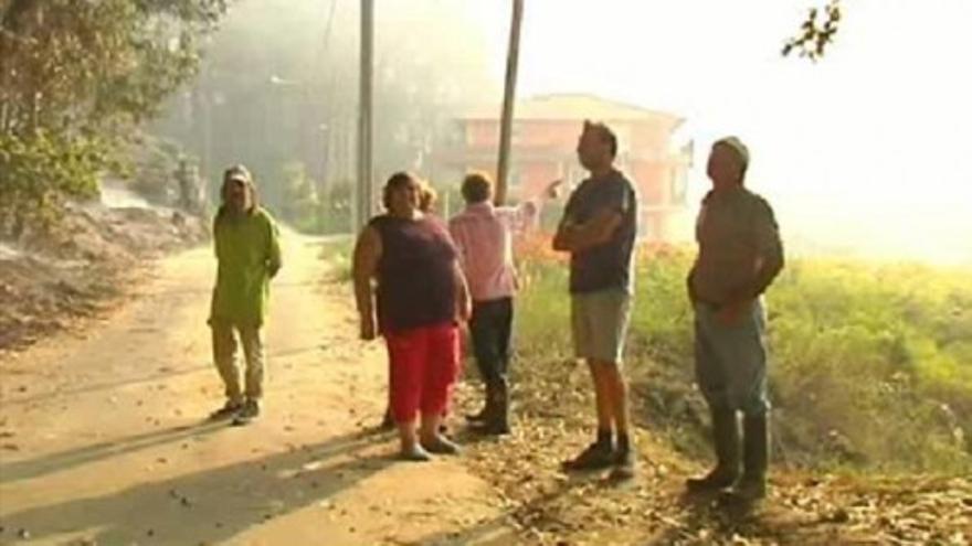 Un centenar de hectáreas quemadas en un incendio en Pontevedra