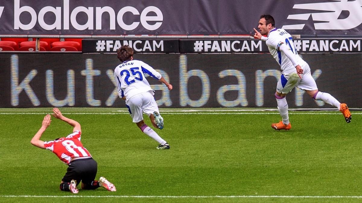 Kike García celebrando su gol