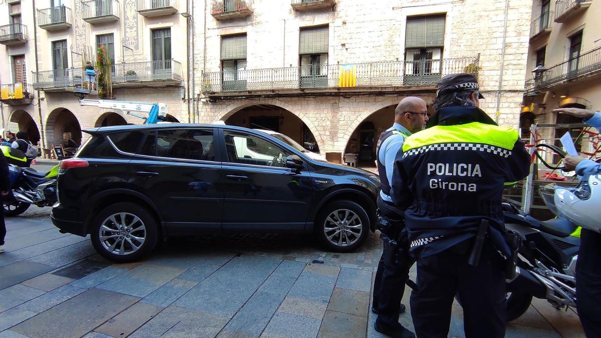 Un conductor temerari, drogat i sense carnet provoca el caos al centre de Girona