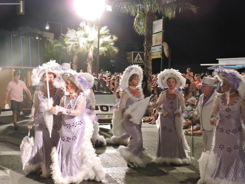 La bahía de Águilas se transforma en un gran teatro en su Carnaval de verano