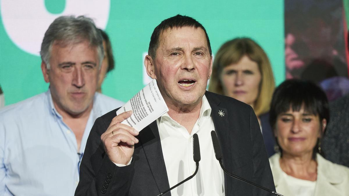 El coordinador general de EH Bildu, Arnaldo Otegi, durante el acto de presentación de candidaturas de EH Bildu en Navarra, este jueves en Pamplona.