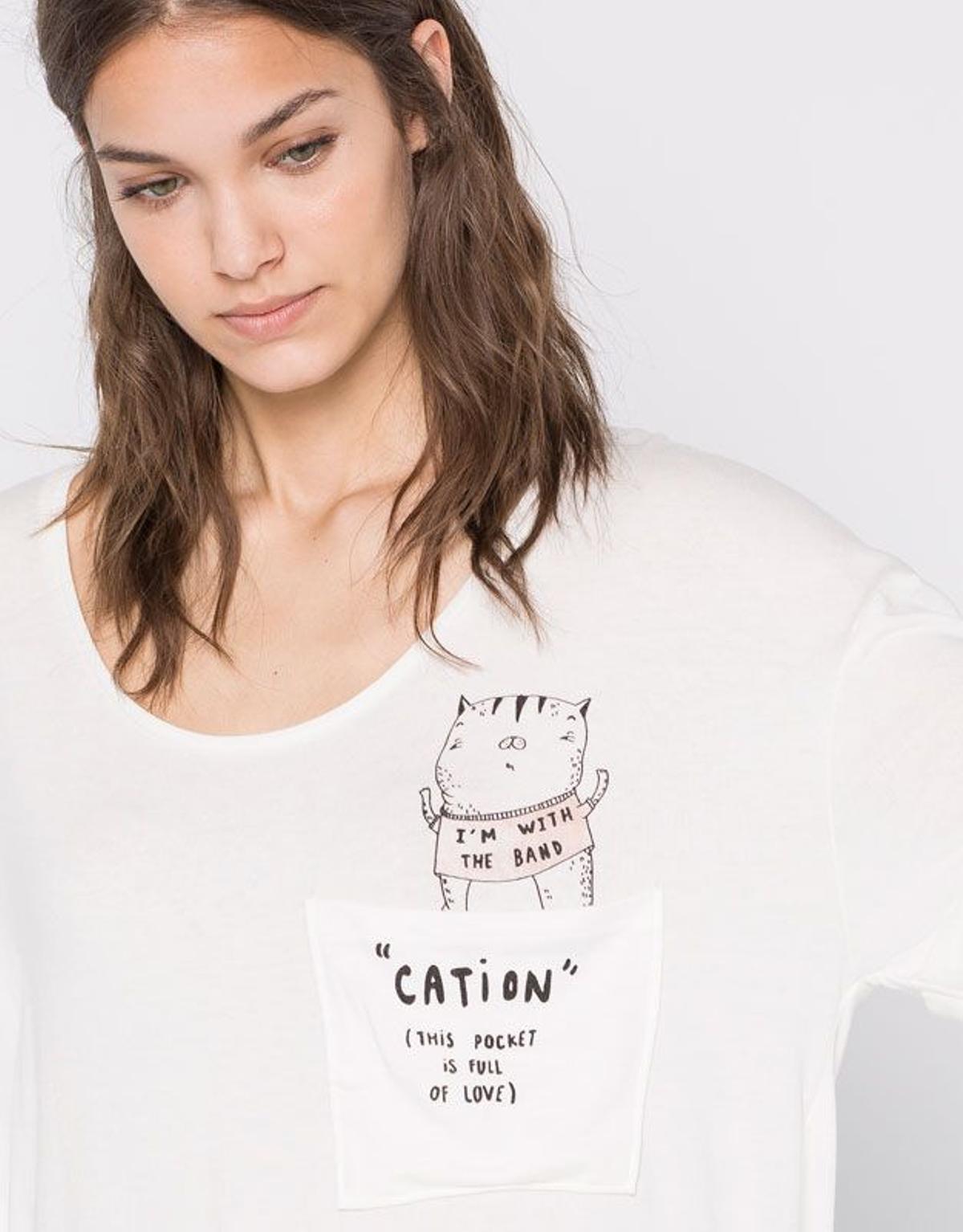 Camiseta blanca con detalle de gatito