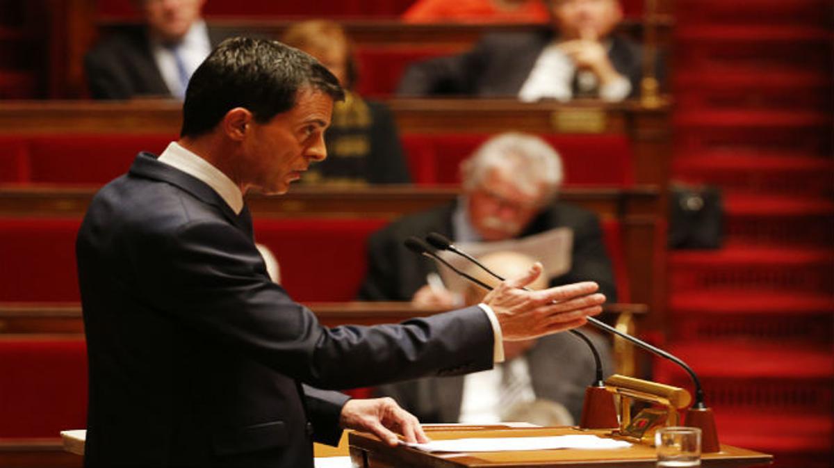 El primer ministro, Manuel Valls, ha asegurado que existe la posibilidad de que los terroristas usen armas químicas. No se puede descartar nada, ha dicho Valls que ha afirmado que la imaginación de los cerebros terroristas es ilimitada.