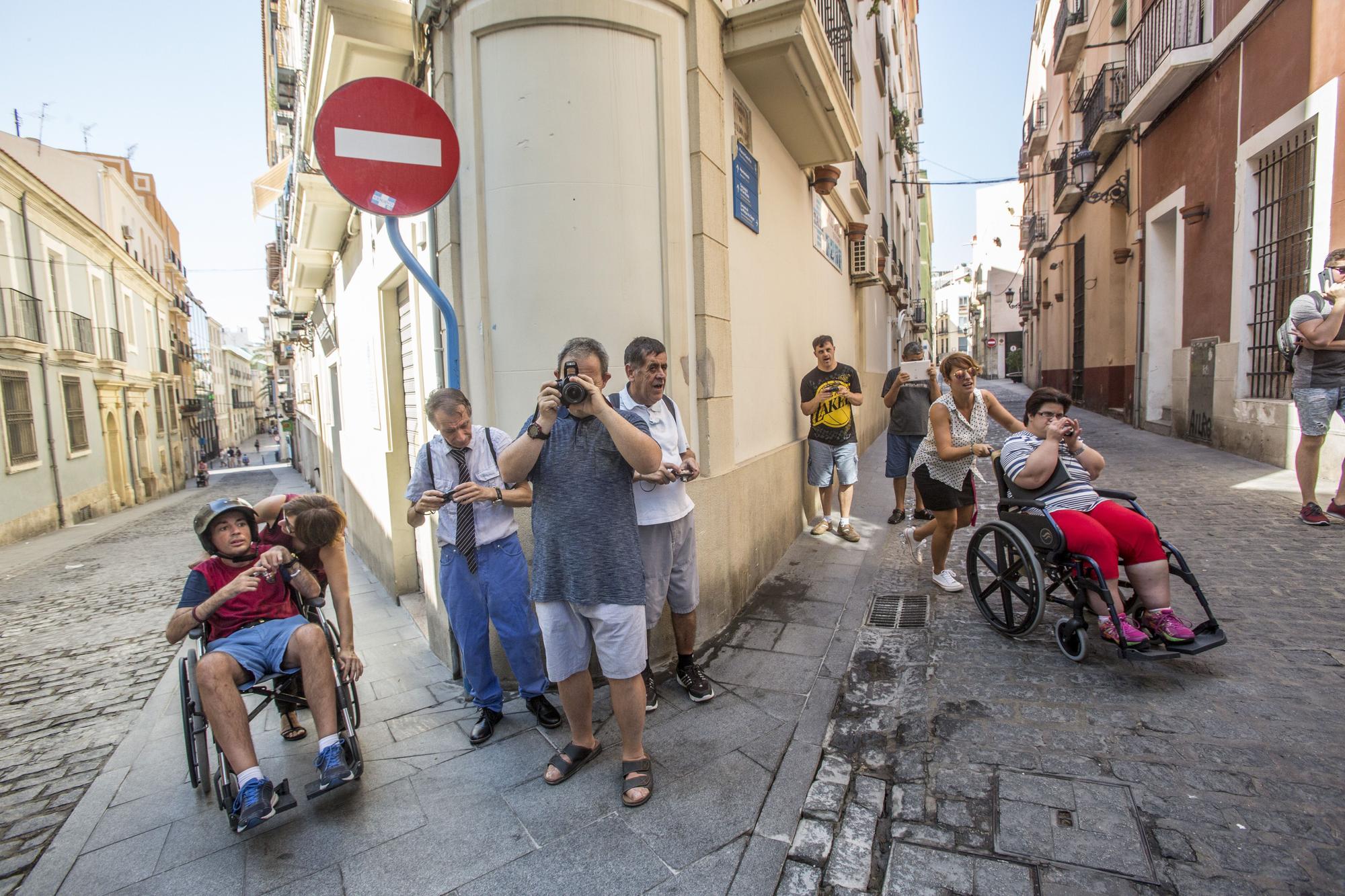 Exposición al aire libre en Alicante "Me Ves, en comunidad. Fotógraf@s con discapacidad"