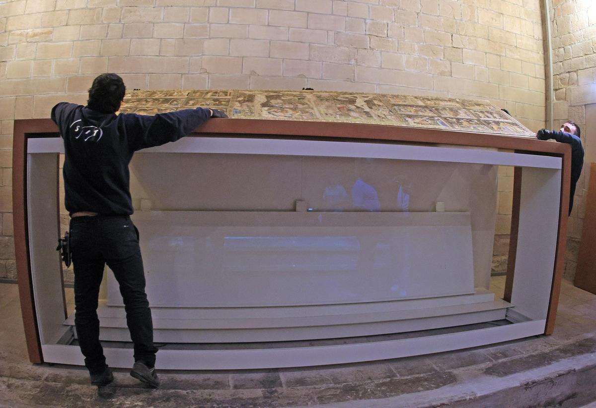 El trasllat del Frontal Florentí de la Seu a Madrid, en fotos