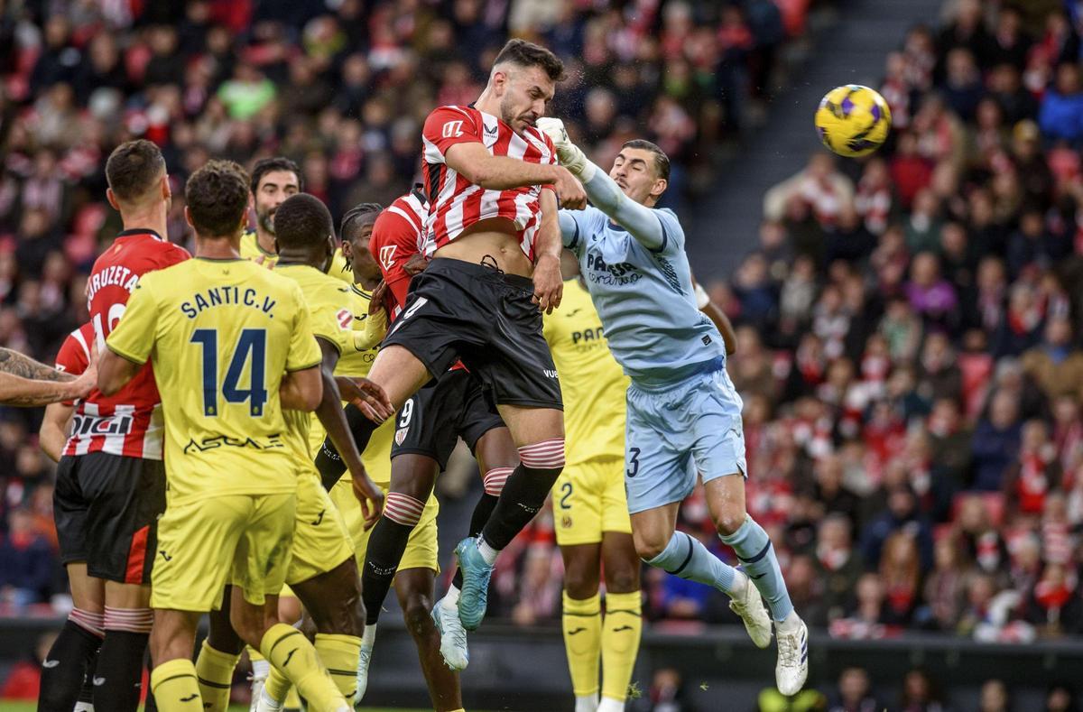 Aitor Paredes celebra el primer gol del Athletic en el triunfo del pasado ejercicio 2024/25 ante el Villarreal en Bilbao.