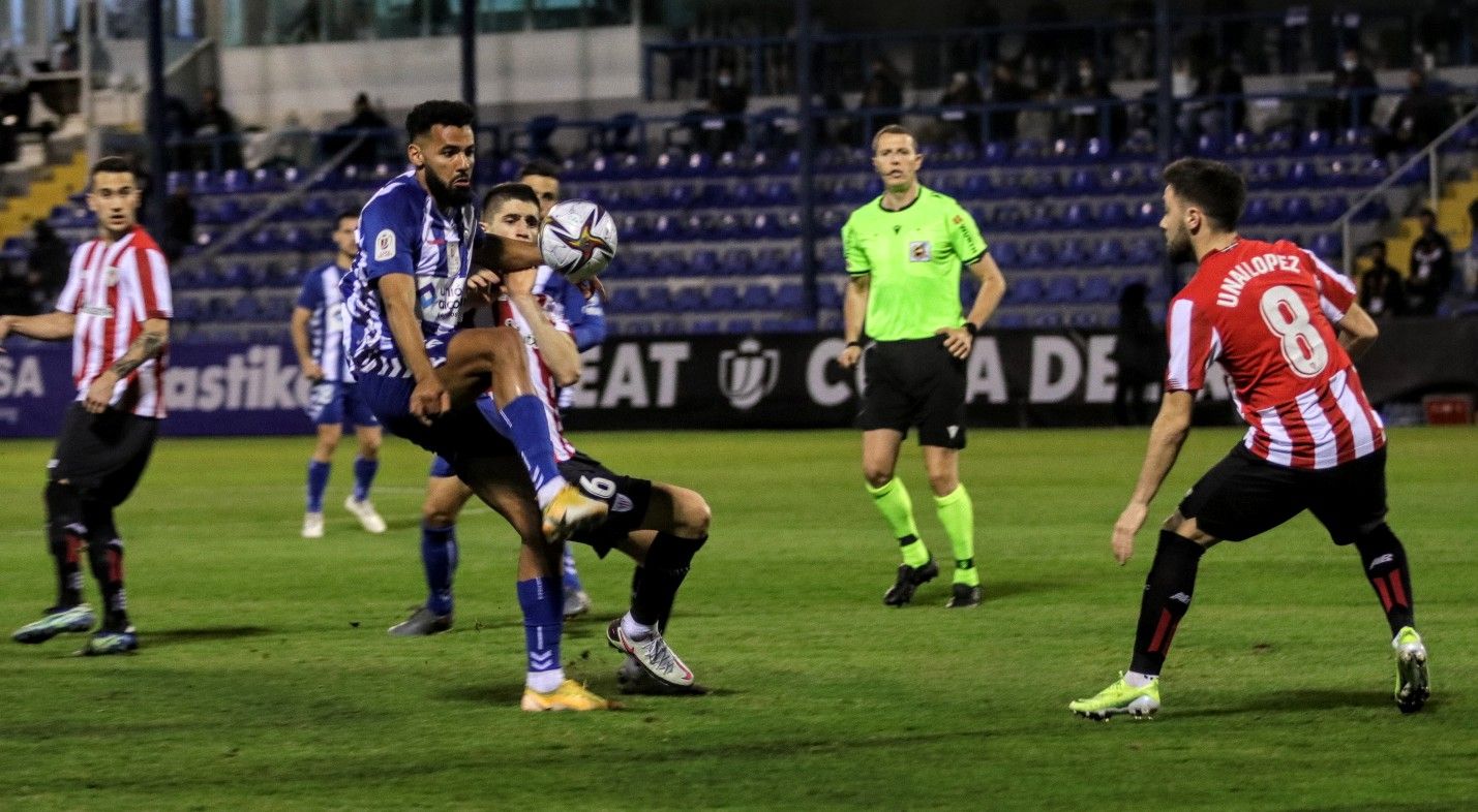 El supercampeón sufre en Alcoy (Alcoyano 1 - Athletic 2)