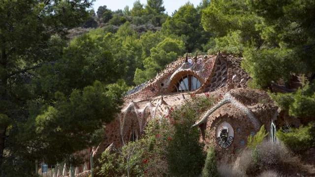 Casa del Dragón en la urbanización Balcó de la Penya.