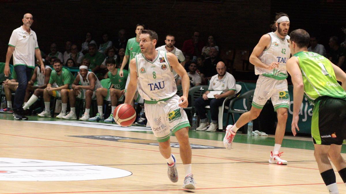 El conjunto castellonense no pudo sacar nada positivo de su visita a la pista del Albacete Basket.