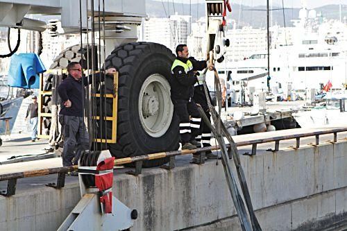 Bis zu 1.000 Tonnen schafft der neue Schiffskran auf der Alten Mole. Die Investition von STP Shipyard Palma symbolisiert den Boom einer strategischen Branche der Insel. Ein Besuch auf der Werft