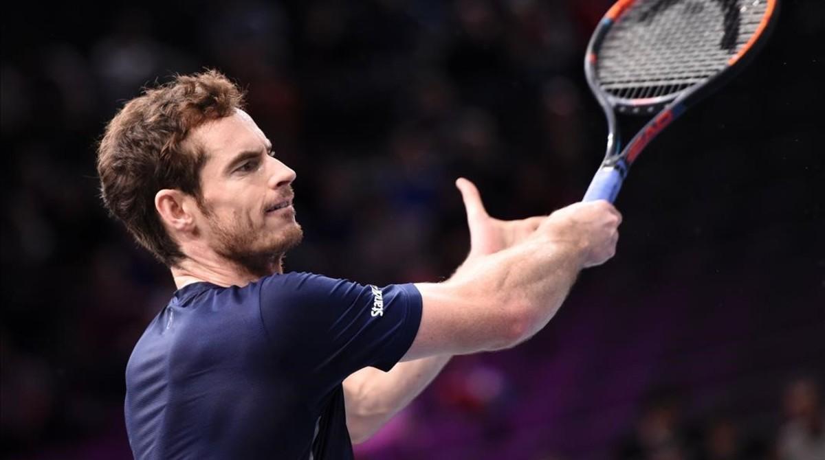 segea36170521 britain s andy murray warms up before his semi final tennis 161105163054