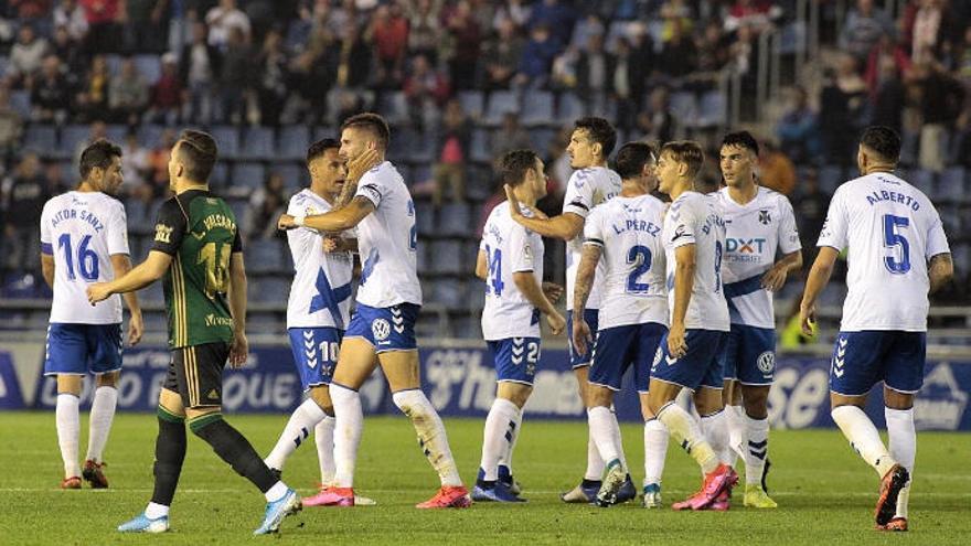 Los jugadores celebran el gol en el pasado partido ante la Ponferradina.