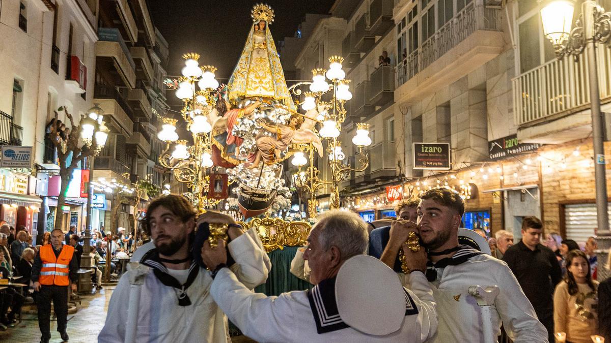 Procesión en honor a la Virgen del Sufragio