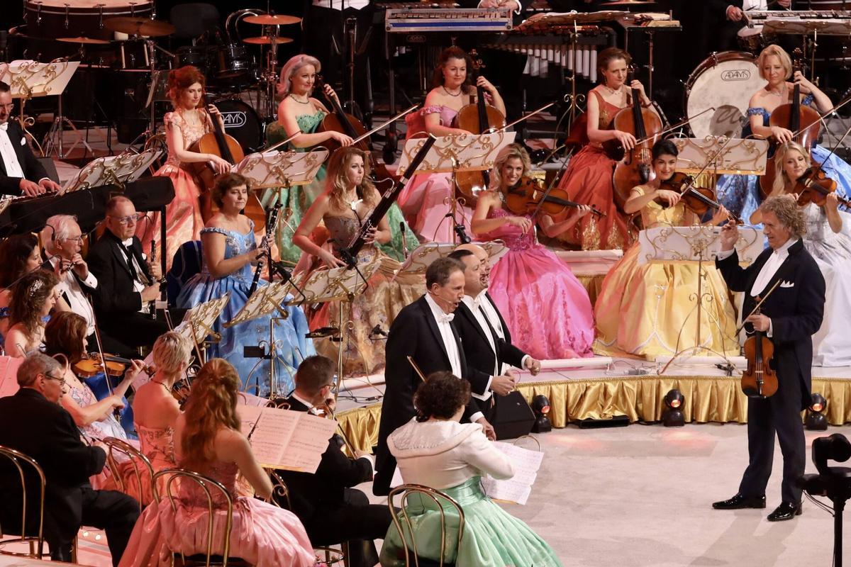 Nueva fiesta alegre y cálida en torno a la música a cargo de André Rieu Nueva fiesta alegre y cálida en torno a la música a cargo de André Rieu