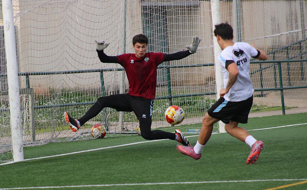 Juanki Ferrando apunta a ser el portero titular en el campo de la SD Ibiza.