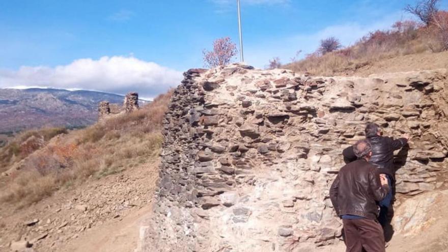 Llívia inicia una nova excavació al mur del recinte inferior del castell