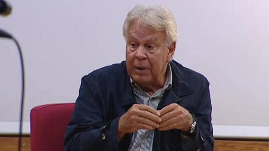 Felipe González llama "tontoro" al ministro de Hacienda