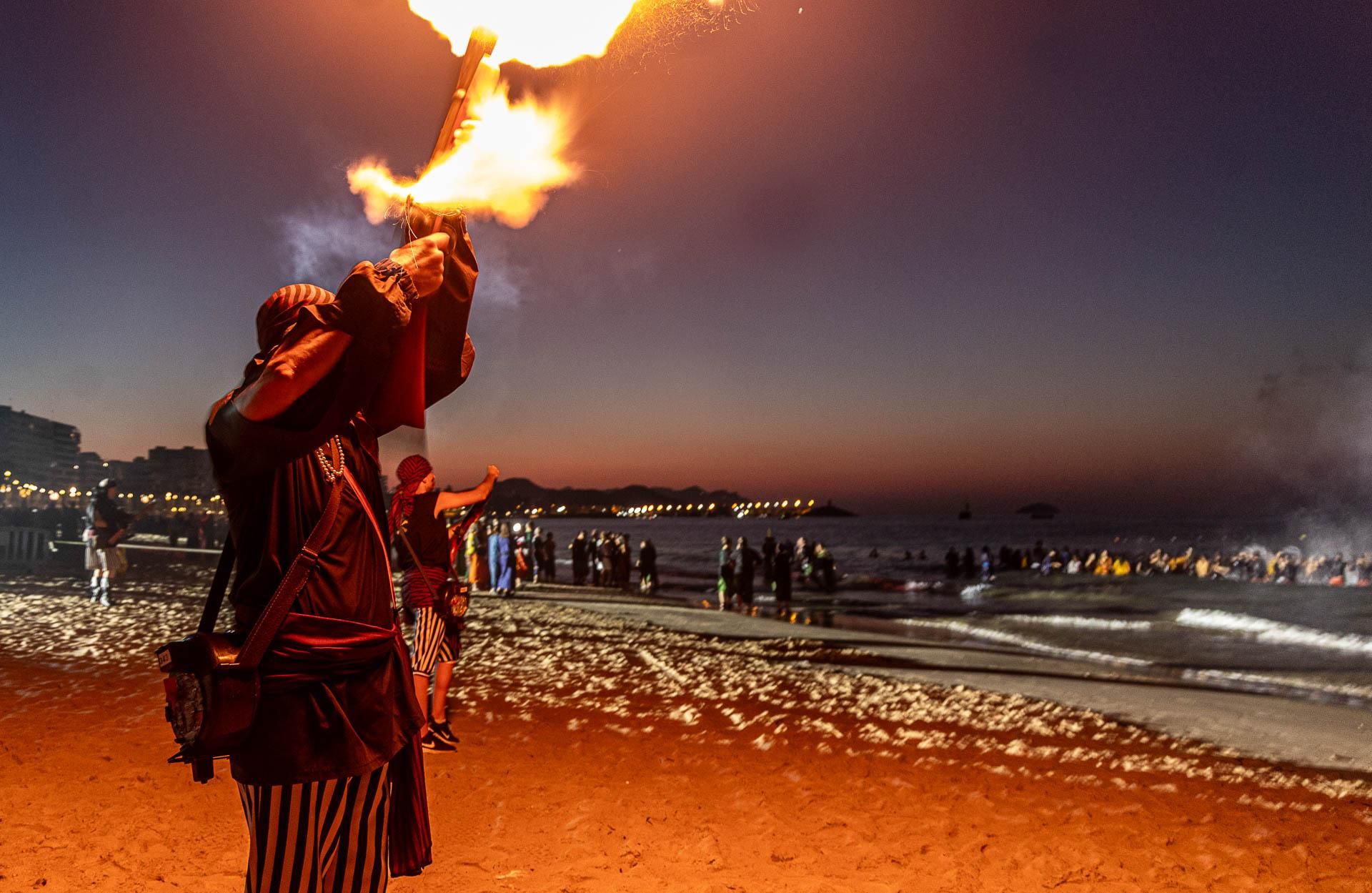 Las imágenes del Desembarco de los Moros y Cristianos de La Vila