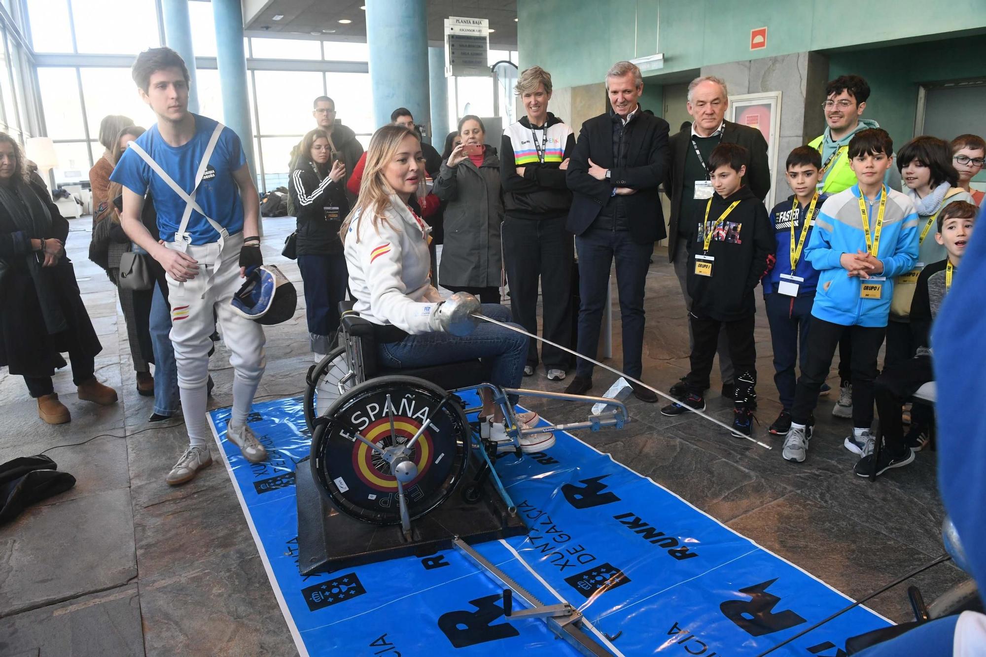 Los escolares de A Coruña aprenden a hacer deporte en silla de ruedas