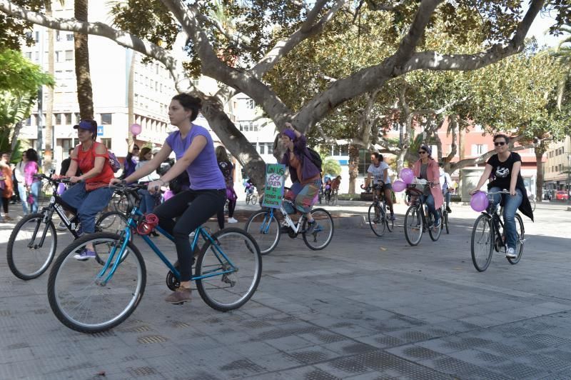 08-03-2019 LAS PALMAS DE GRAN CANARIA. Bicipiquete feminista, en San Telmo. Fotógrafo: ANDRES CRUZ  | 08/03/2019 | Fotógrafo: Andrés Cruz