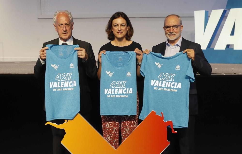 Presentación camisetas Maratón Valencia Trinidad A