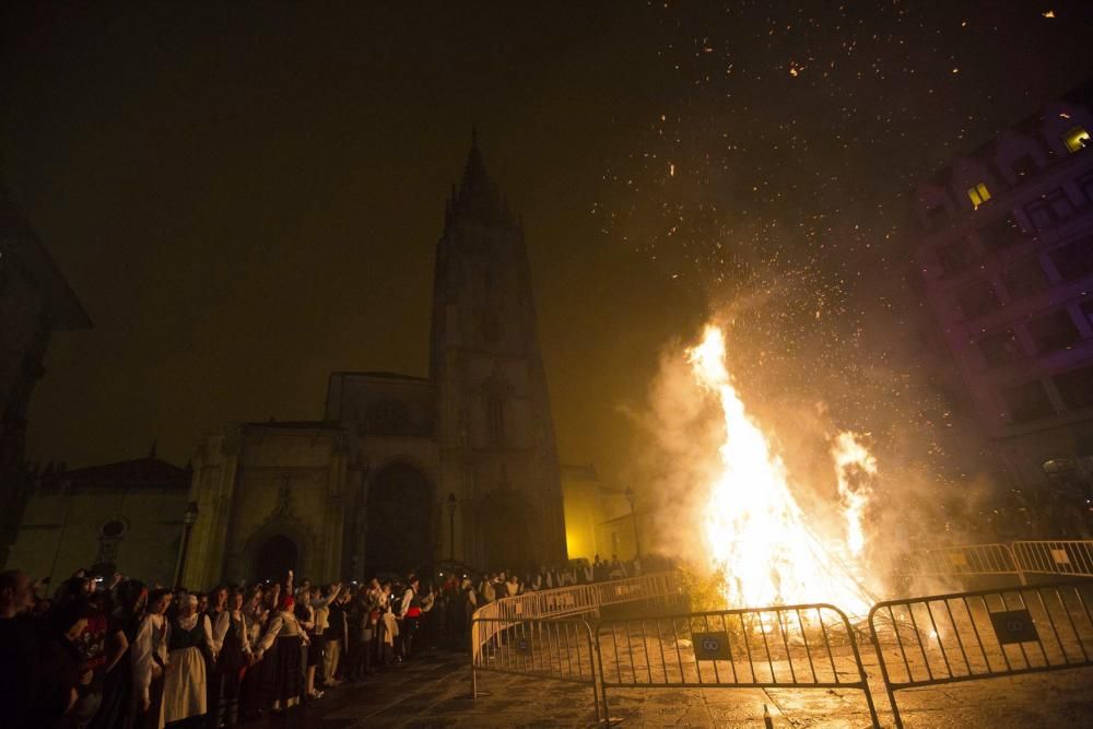 Foguera de San Xuan en Oviedo