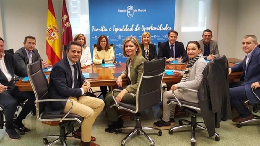 Firma de doce convenios más para la puesta en marcha del expediente único de Servicios Sociales.