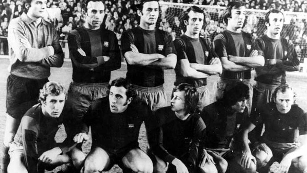 Una formación del FC Barcelona de la temporada 1973-74. La que ganó 0-5 en el Bernabéu