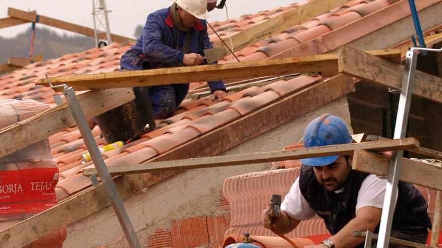 Obras de construcción de una vivienda unifamiliar en una imagen de archivo.