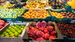 Las frutas ecológicas de Biomercats en el mercado de la Llibertat.