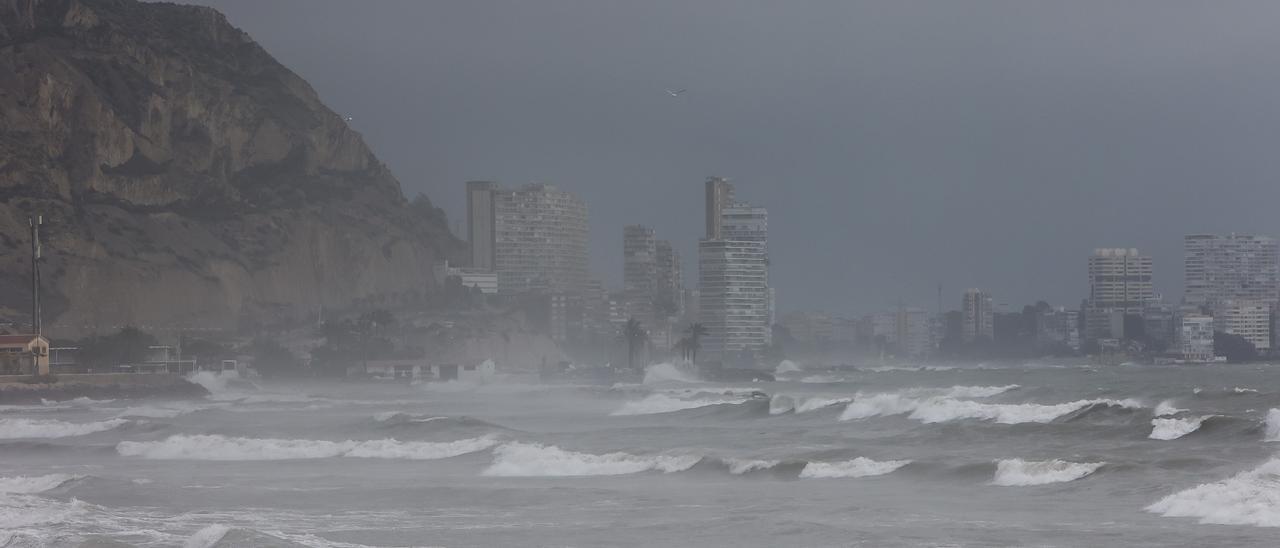 Estado del mar en Alicante durante el pasado temporal.