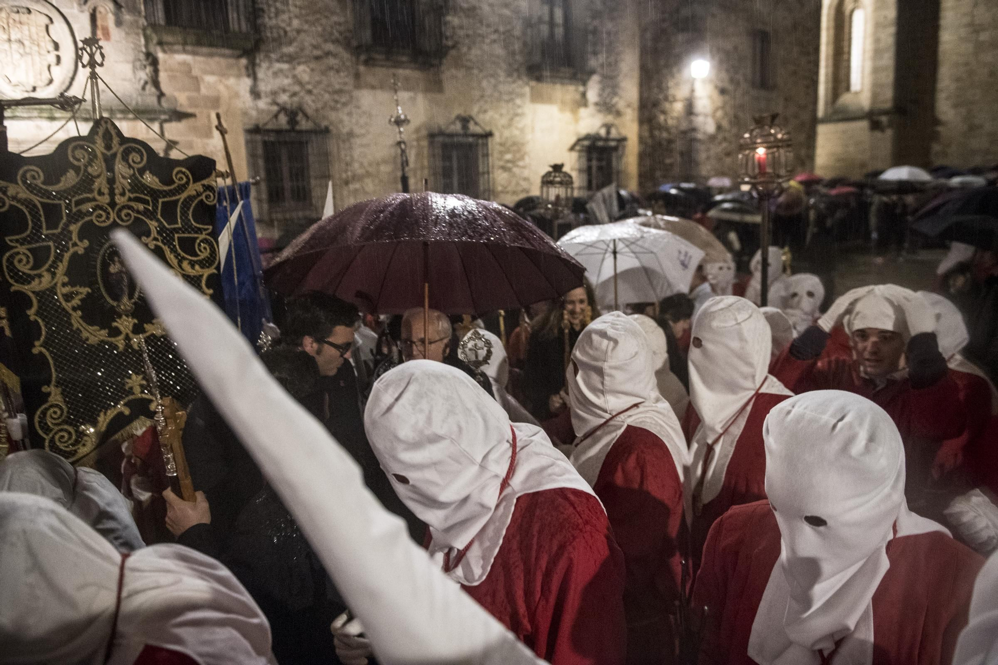 La Virgen del Buen Fin da aliento a la Semana Santa de Cáceres