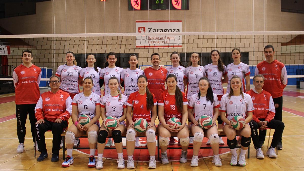 La plantilla del Club Voleibol Zaragoza Femenino en la temporada 2024-2025